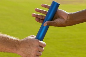 开云 官网 入口-“泥泞之中：越野追逐的血性奋战”，泥泞越野车