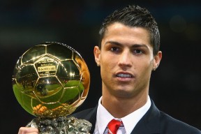 Kaiyun APP-_沙漠越野汽车：掌控荒原的速度与力量_，沙漠越野体验