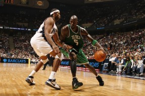 步行者在主场继续奋战，期待佳绩，步行者队主场球馆