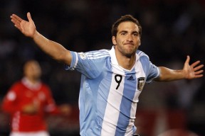 皇马主场3-0战胜皇家社会，进攻火力全开，皇马ds