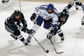 开云kaiyun-《跨界联名：品牌合作引领电竞新品潮流》，跨界联名的缺点